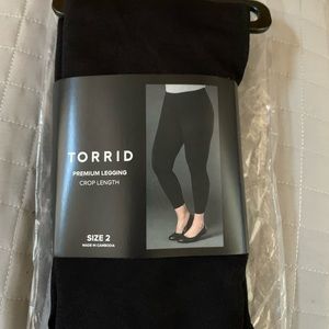 NWT TORRID CROP LEGGINGS SIZE 2